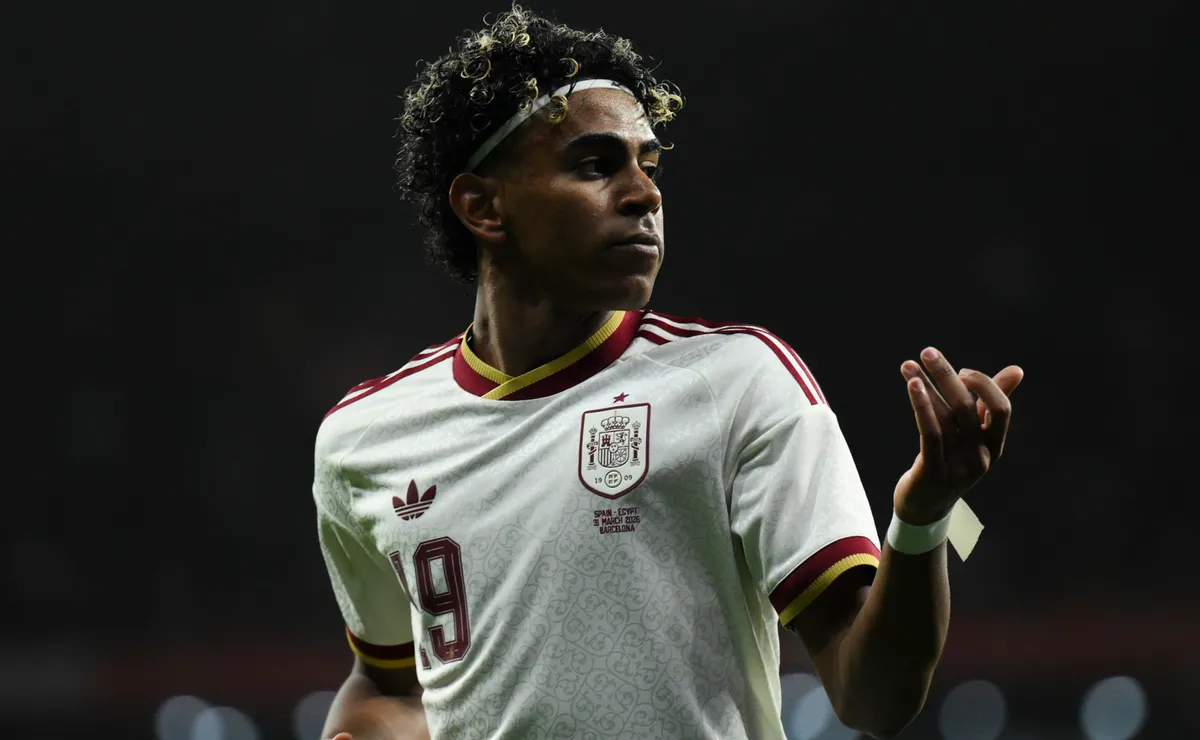 Yamal govori protiv rasizma dok Španija riskuje FIFA sankcije