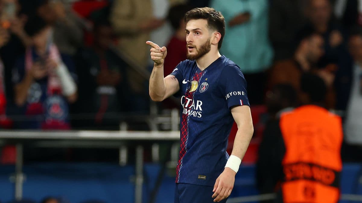 Kvaratskhelia ostaje u PSG-u, Arsenal gubi transfer metu