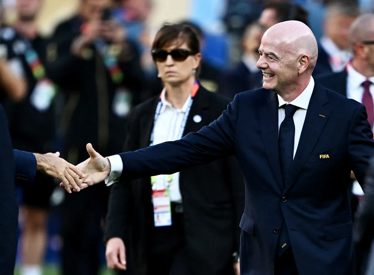 Irska povukla podršku Infantinu, Sjeverna Irska uz UEFA-u